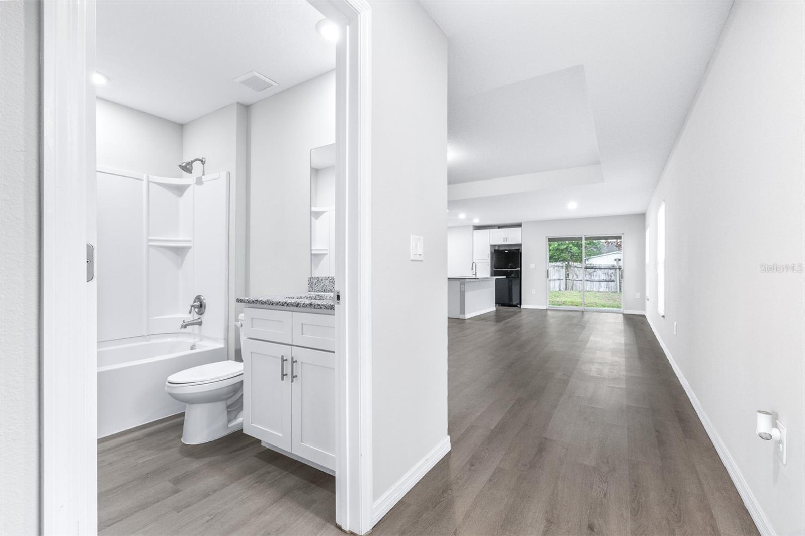 Image 33 of 47 For 1727 Second Street Ne