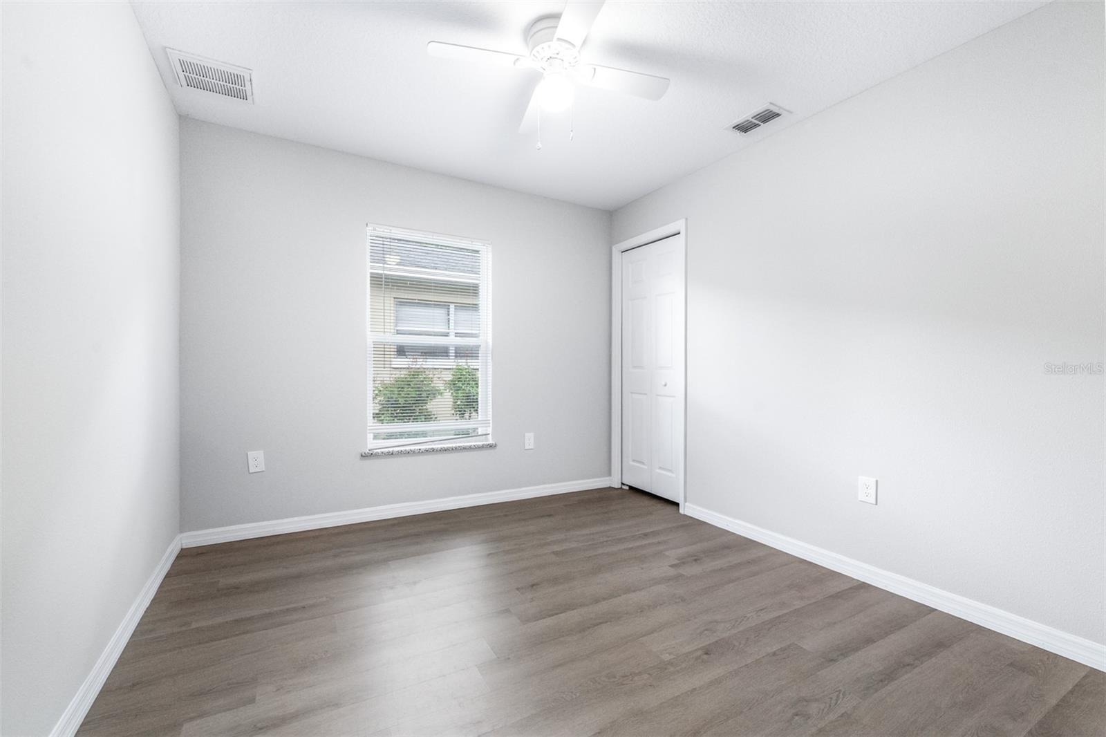 Image 34 of 47 For 1727 Second Street Ne