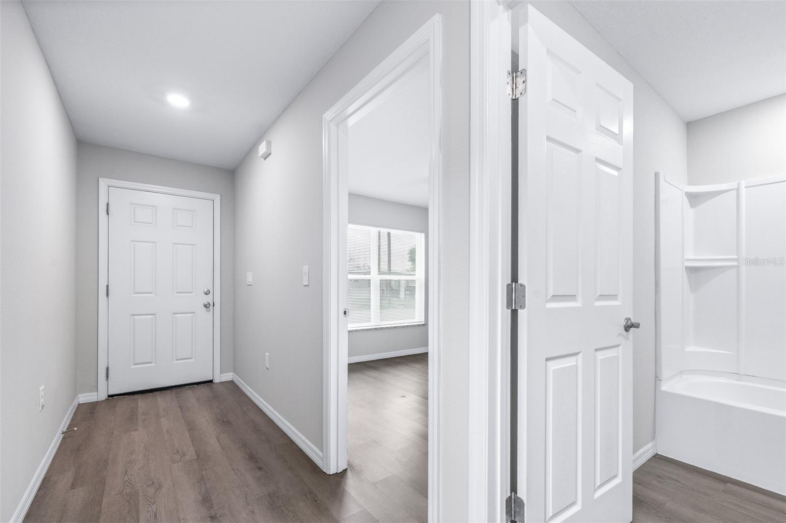 Image 7 of 47 For 1727 Second Street Ne