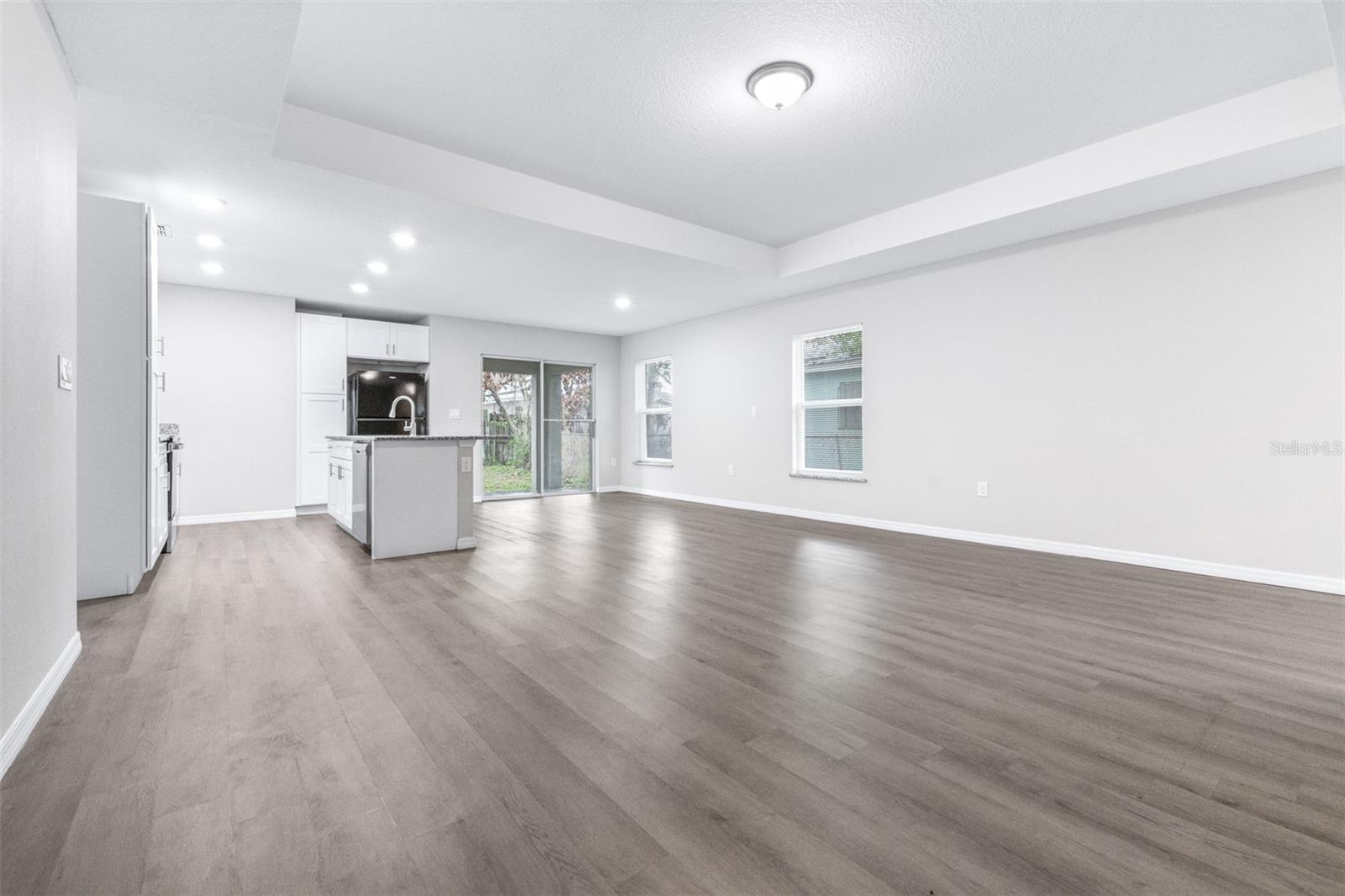 Image 9 of 47 For 1727 Second Street Ne