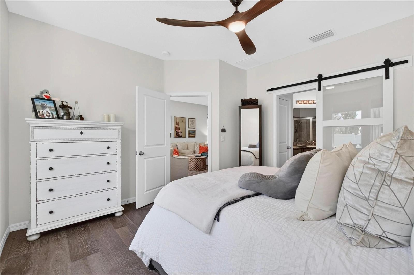 Image 19 of 45 For 594 52nd Terrace N