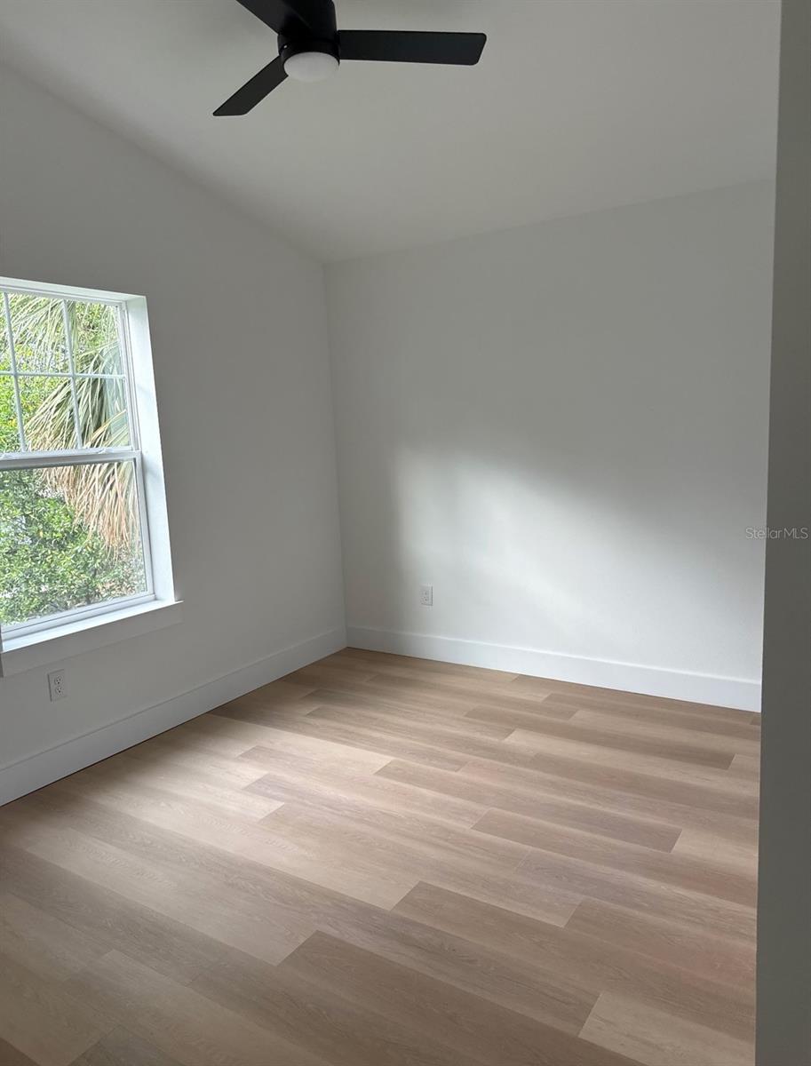 Image 13 of 16 For 2333 Beach Street