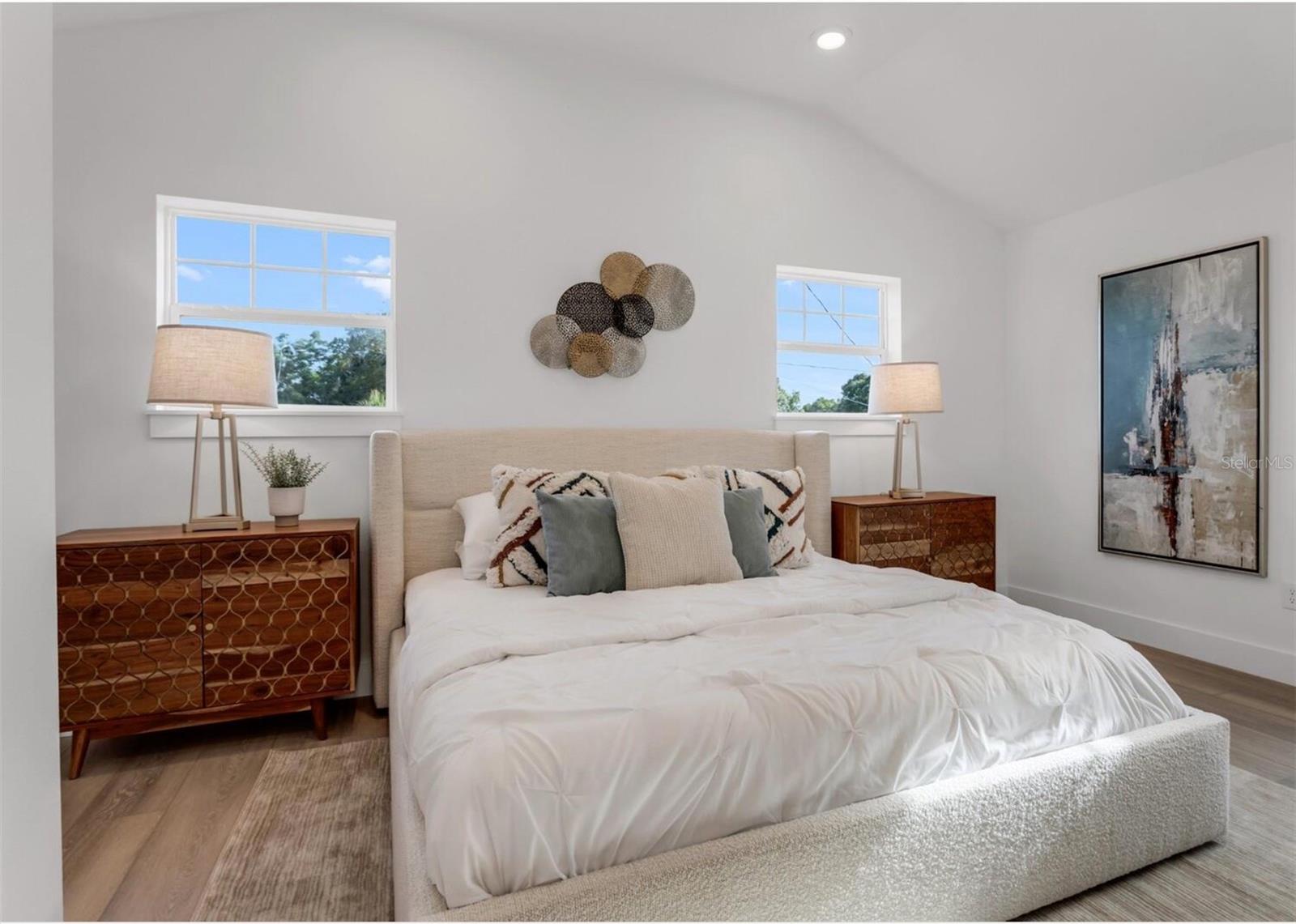 Image 8 of 16 For 2333 Beach Street