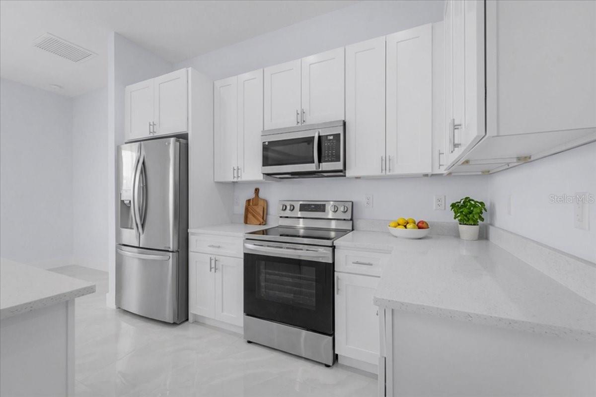 Image 10 of 44 For 1927 Richmond Avenue N