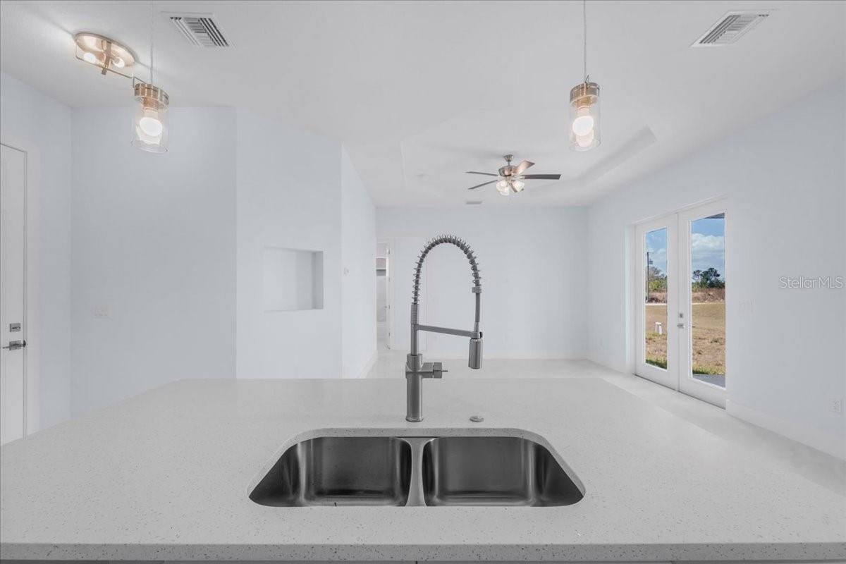 Image 12 of 44 For 1927 Richmond Avenue N