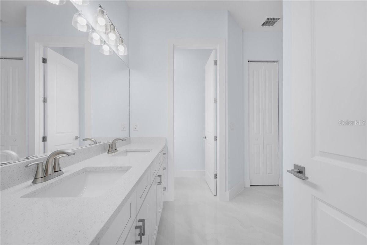 Image 16 of 44 For 1927 Richmond Avenue N