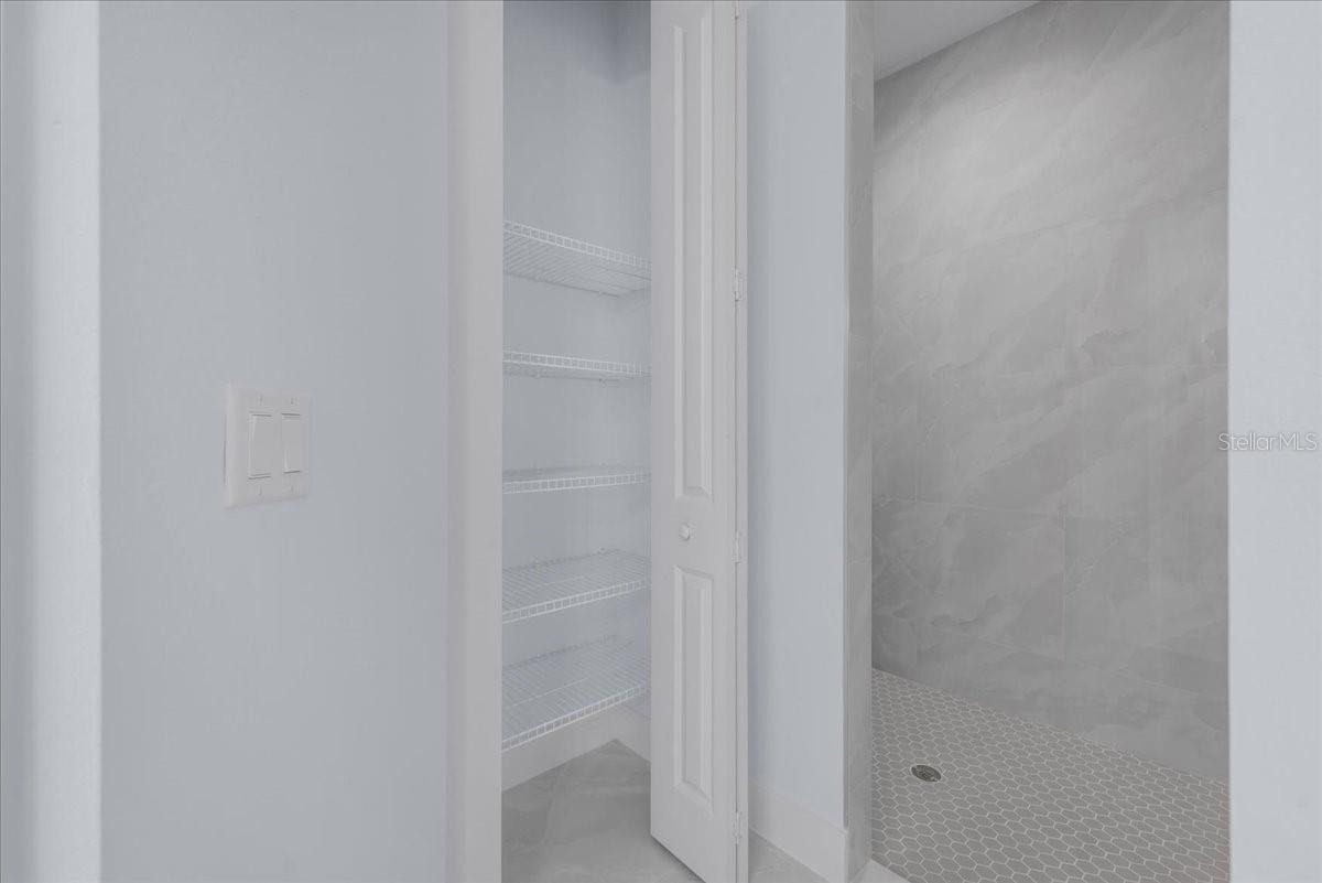 Image 19 of 44 For 1927 Richmond Avenue N