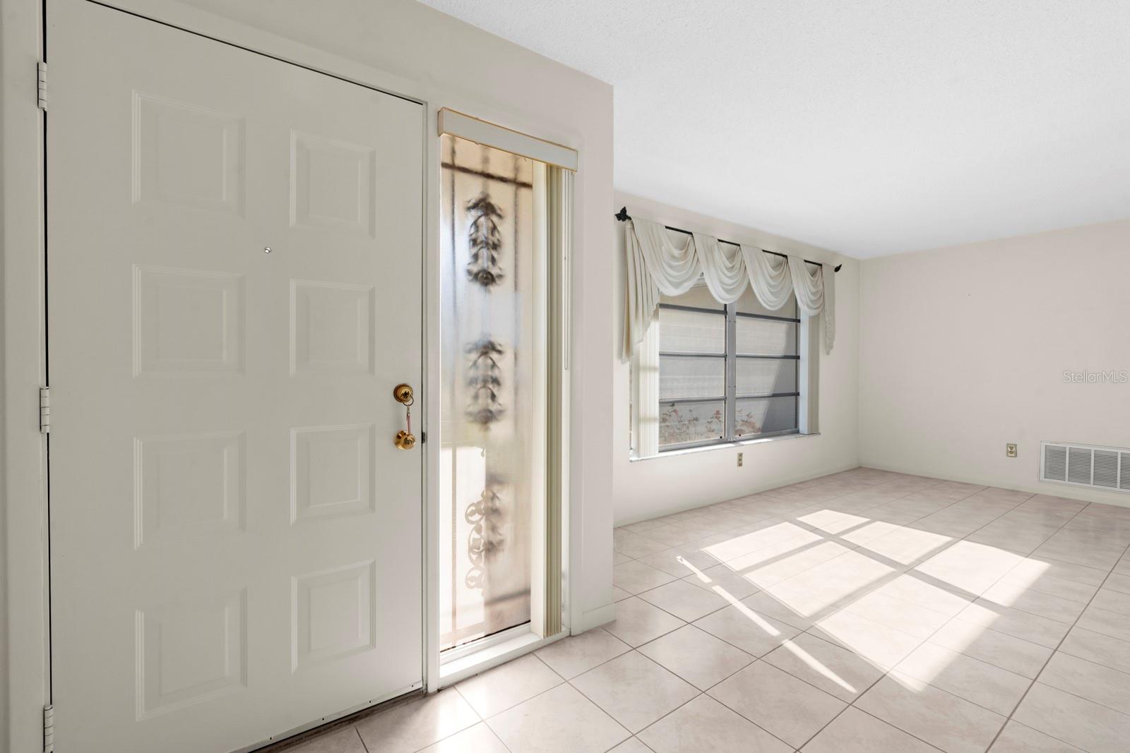 Image 3 of 36 For 2549 Wynnewood Drive