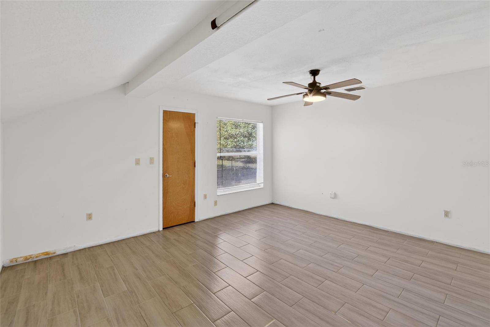 Image 28 of 98 For 15047 Woodbury Road