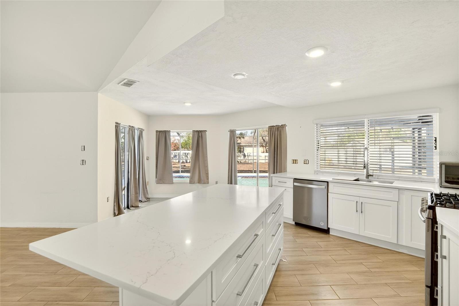 Image 40 of 98 For 15047 Woodbury Road