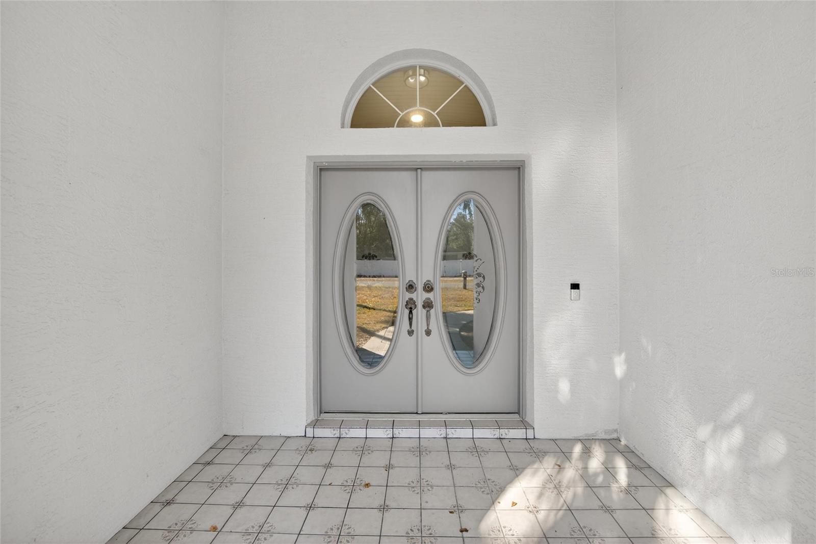 Image 6 of 98 For 15047 Woodbury Road