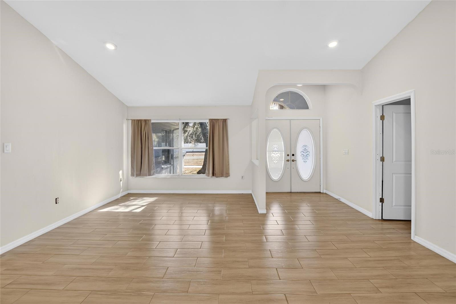 Image 9 of 98 For 15047 Woodbury Road