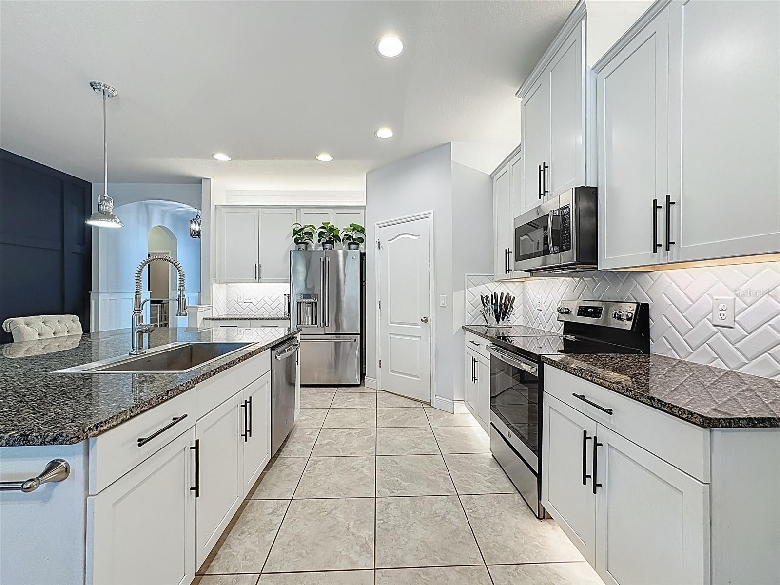 Image 10 of 59 For 12144 Ledbury Commons Drive