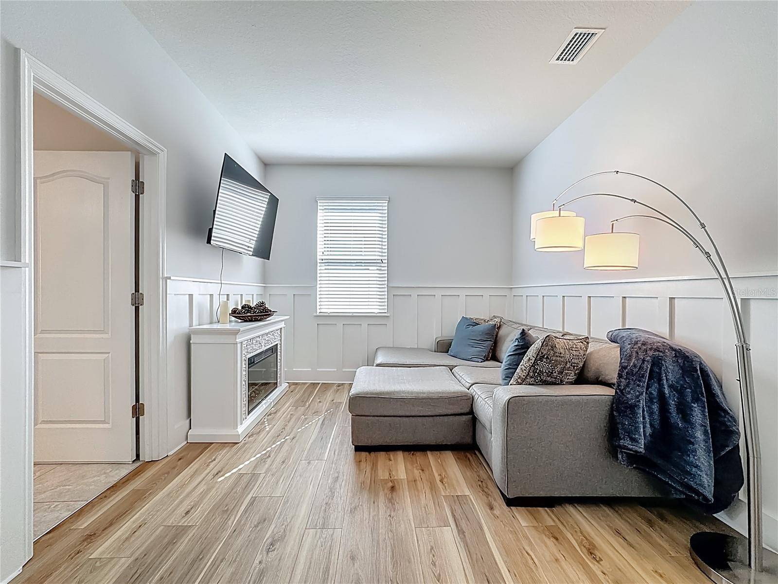 Image 35 of 59 For 12144 Ledbury Commons Drive