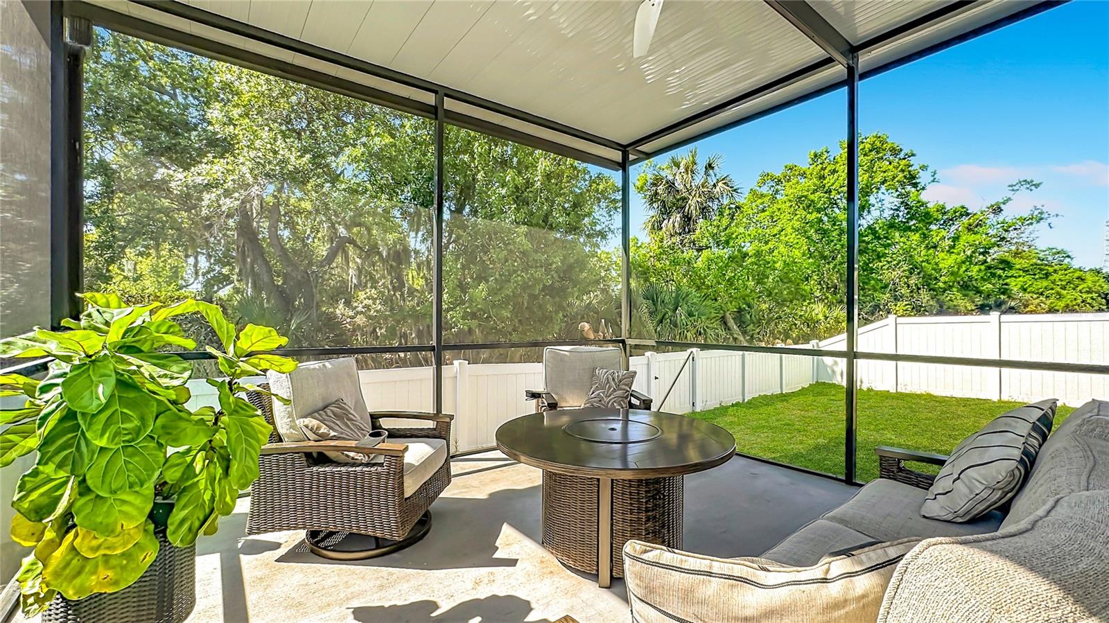 Image 51 of 59 For 12144 Ledbury Commons Drive