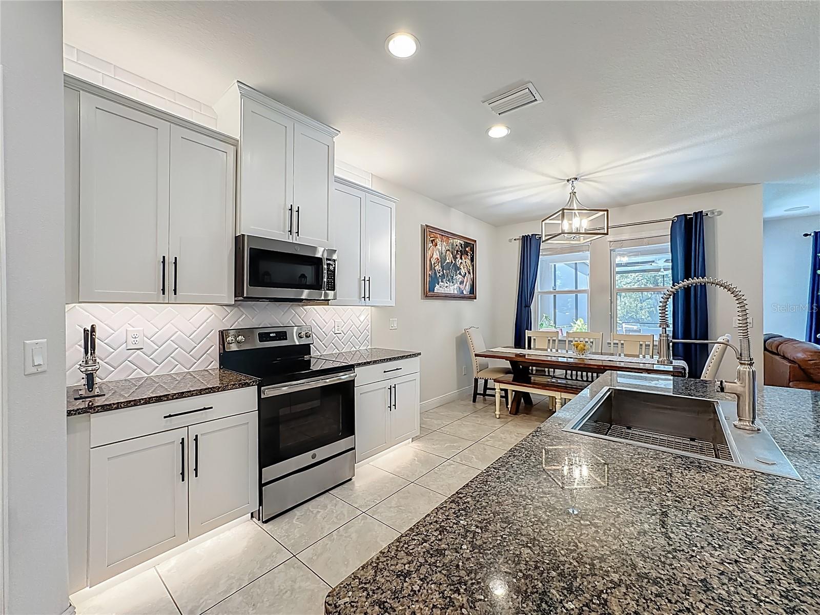 Image 9 of 59 For 12144 Ledbury Commons Drive