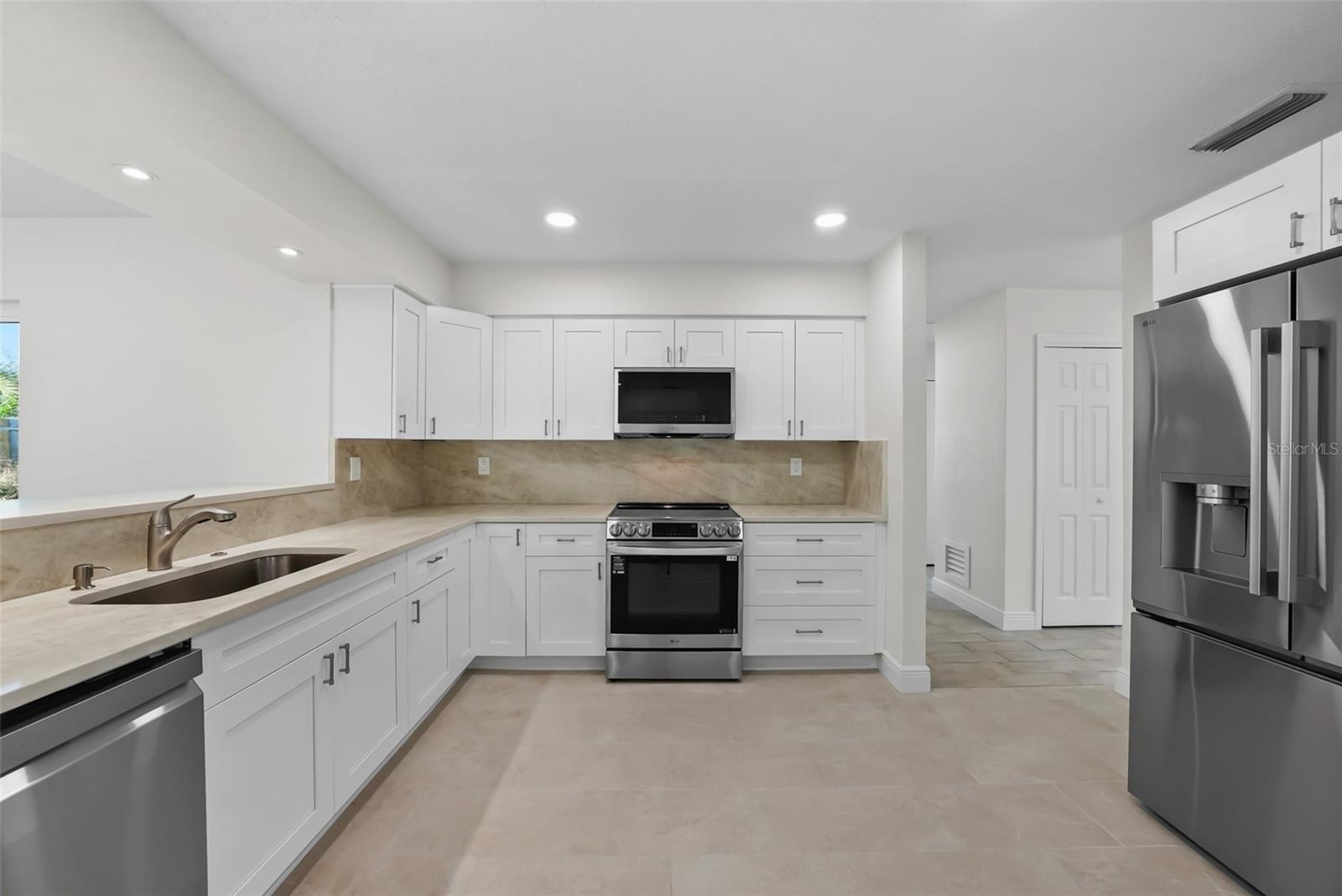 Image 19 of 36 For 11441 47th Avenue N