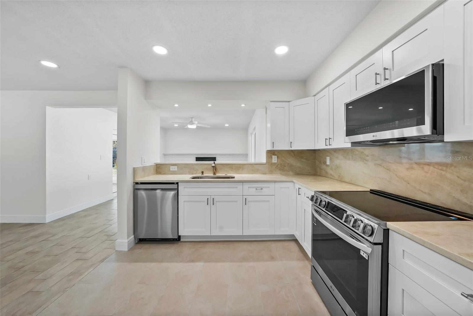 Image 20 of 36 For 11441 47th Avenue N