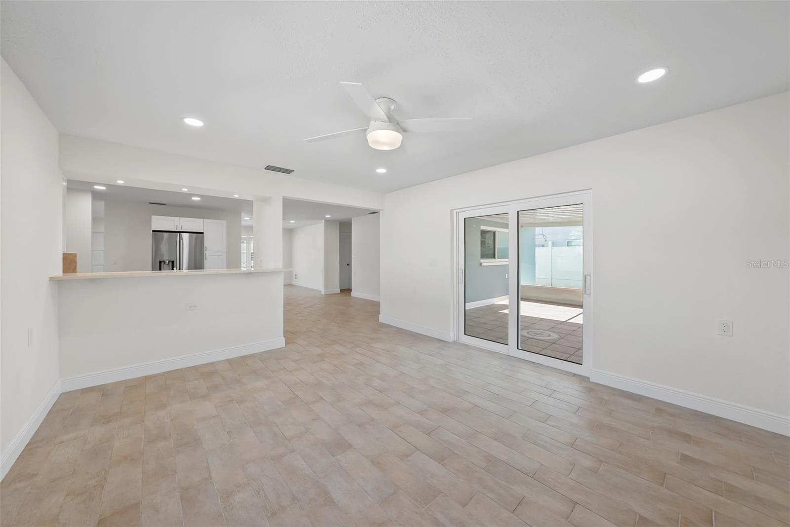 Image 22 of 36 For 11441 47th Avenue N