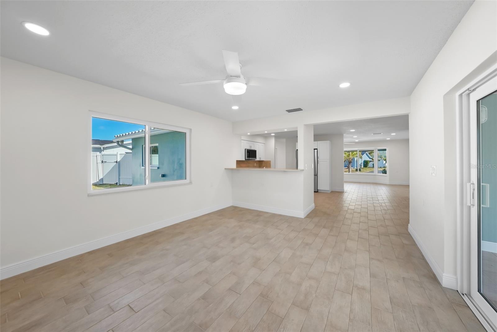 Image 23 of 36 For 11441 47th Avenue N