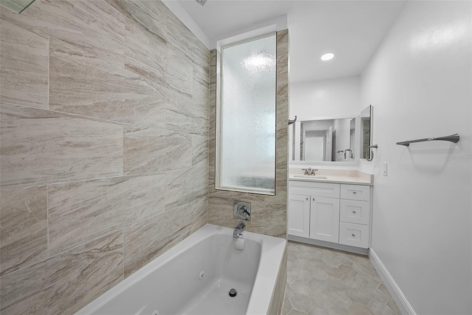 Image 24 of 36 For 11441 47th Avenue N