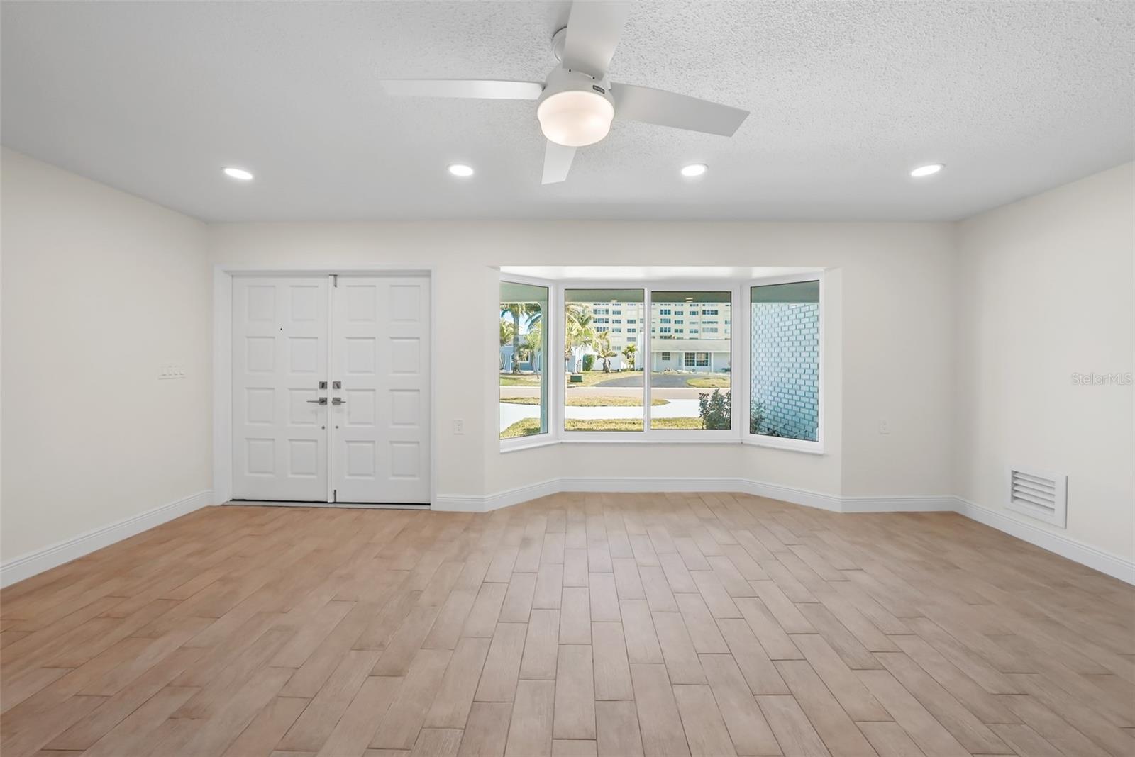 Image 28 of 36 For 11441 47th Avenue N