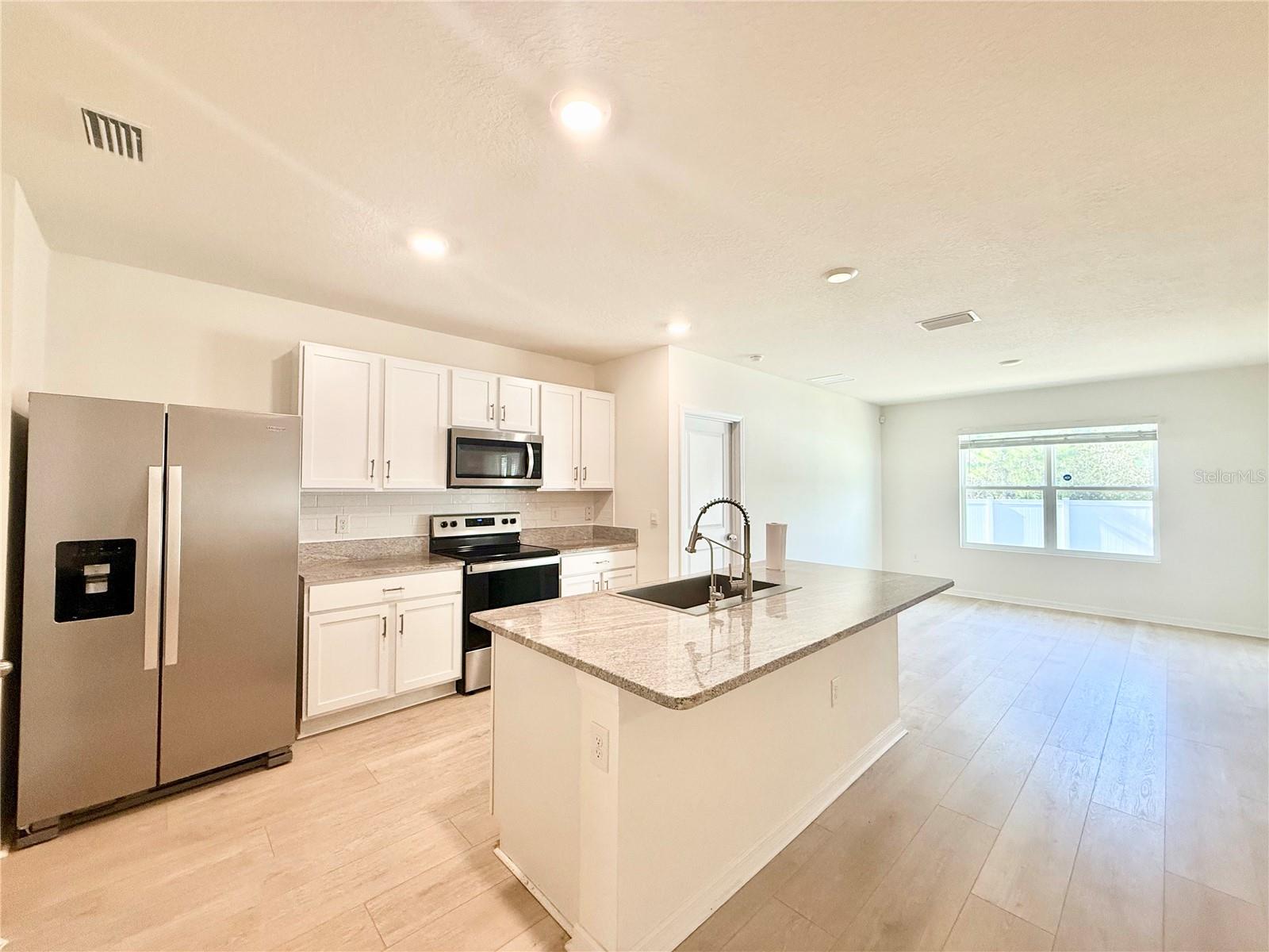 Image 3 of 26 For 15541 Black Pepper Lane