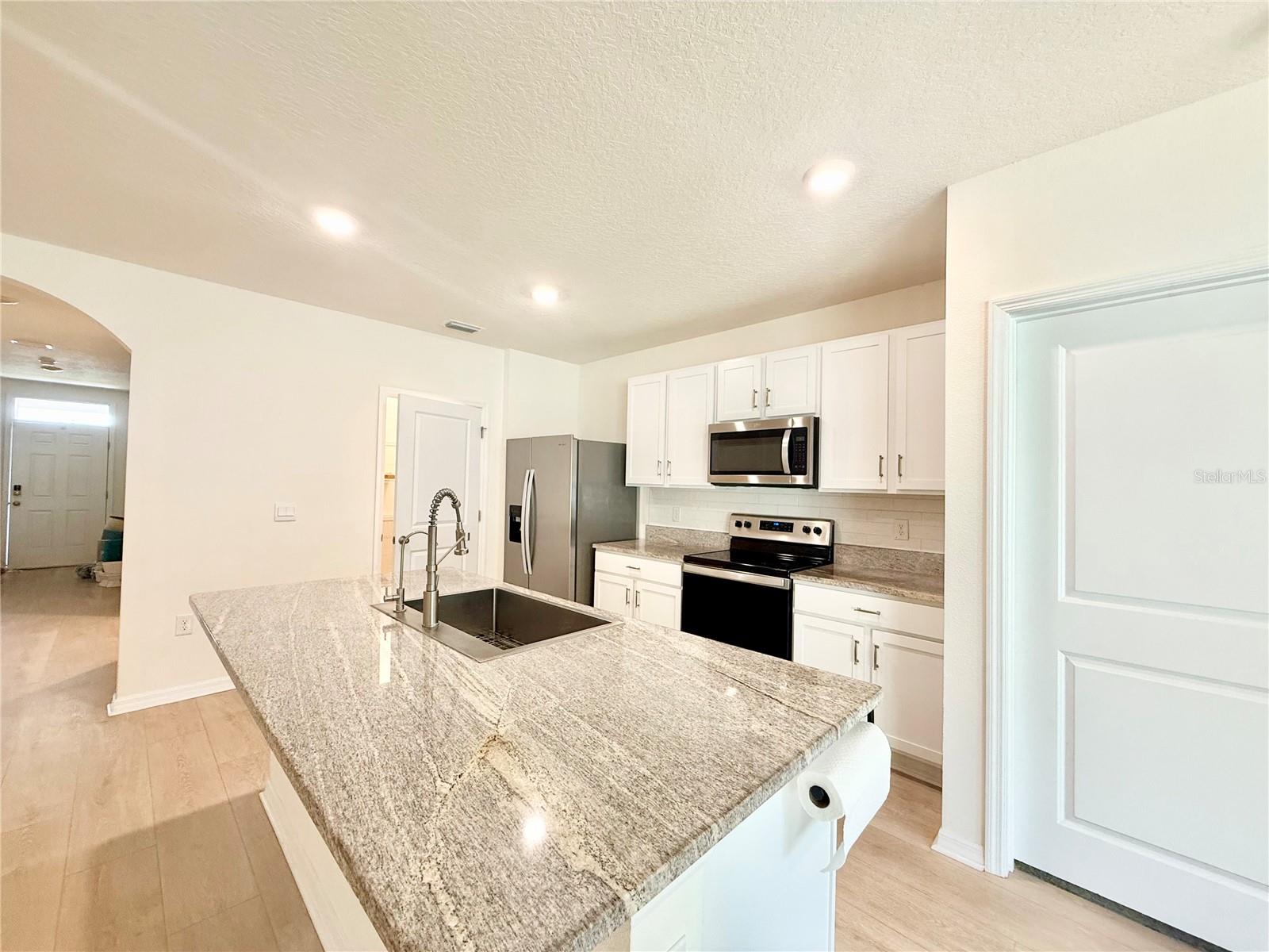 Image 4 of 26 For 15541 Black Pepper Lane