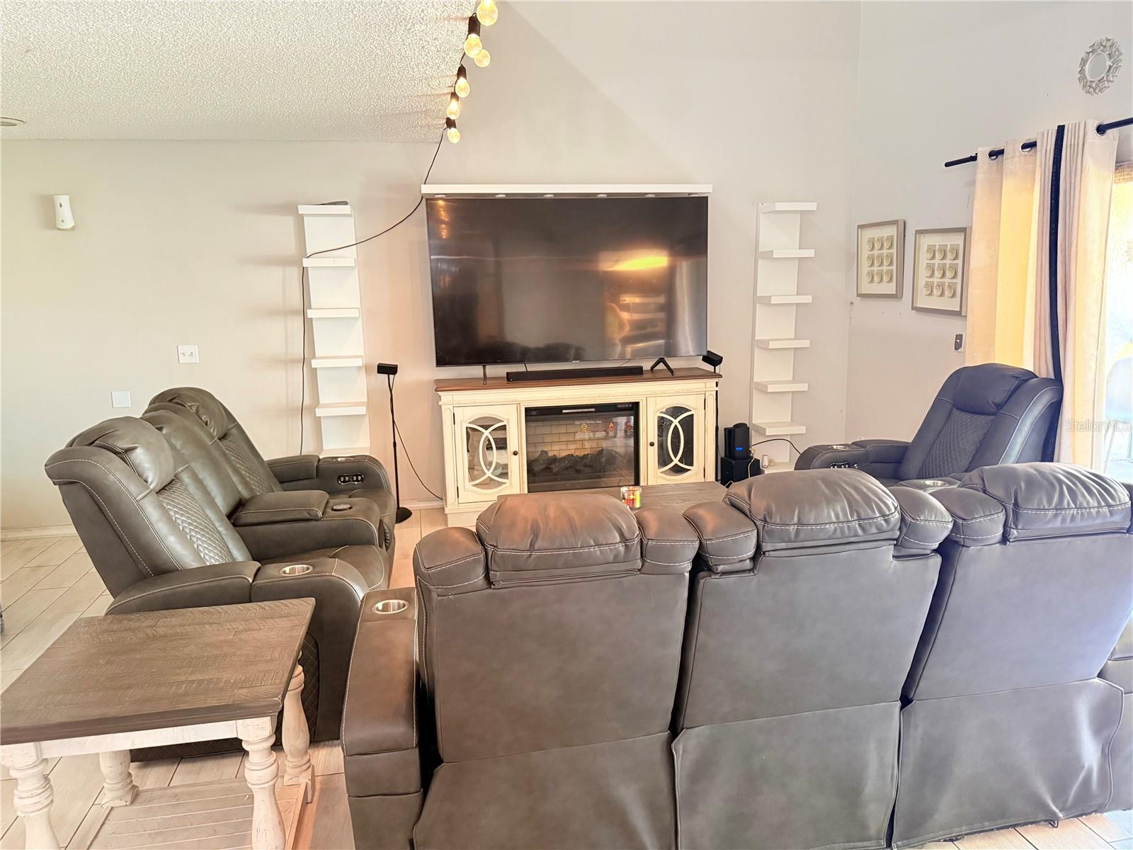 Image 2 of 17 For 4747 Puritan Circle 523