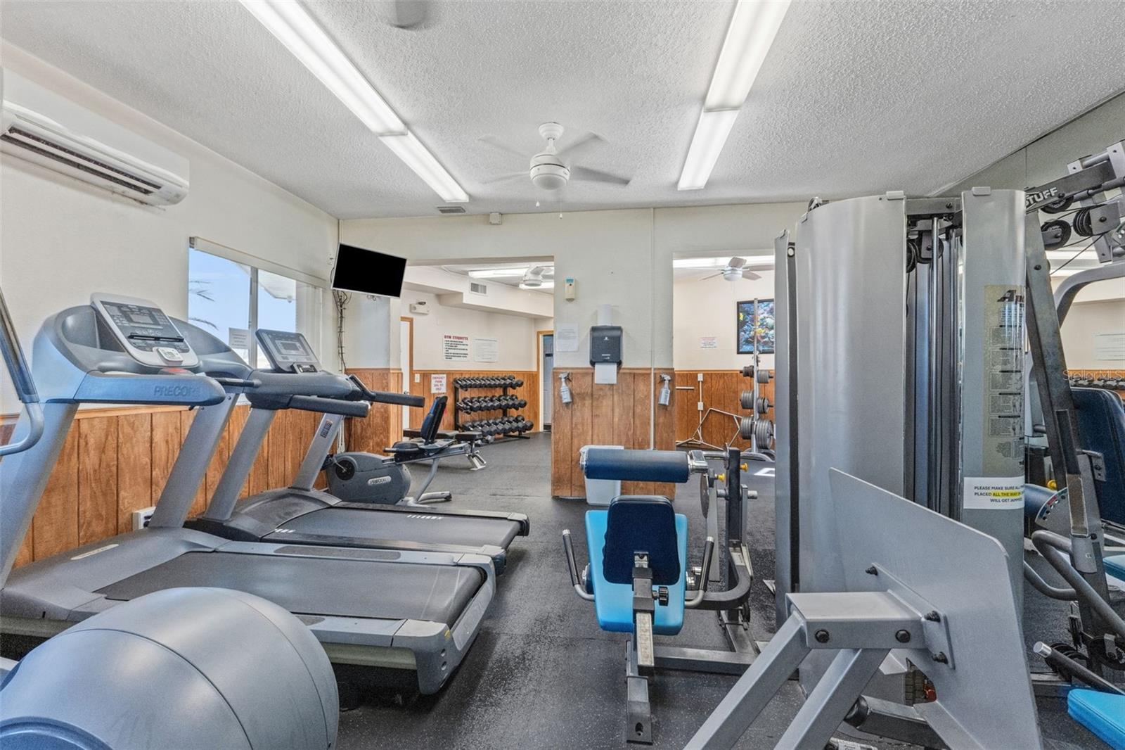 Image 24 of 25 For 10215 Regal Drive 56