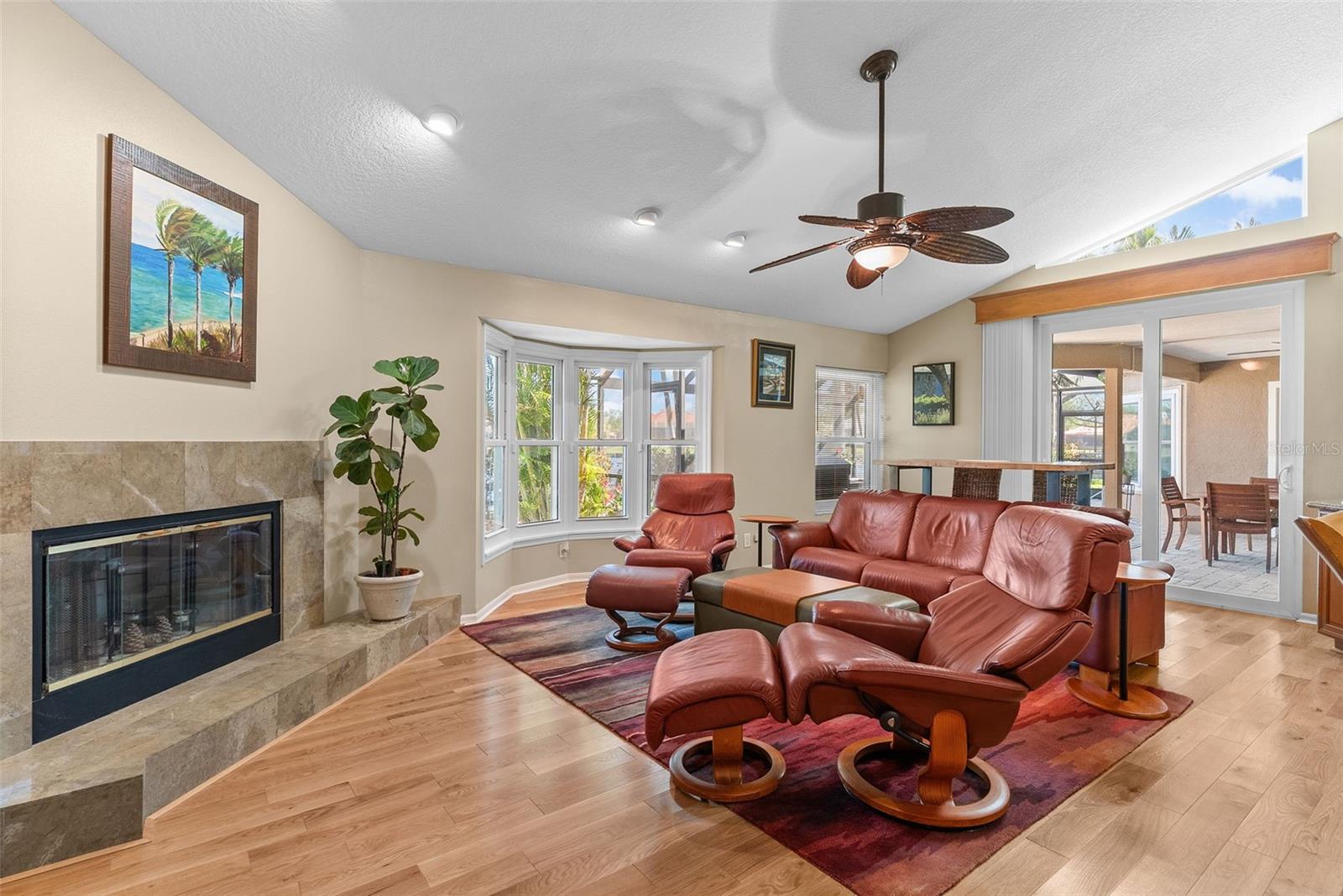 Image 10 of 63 For 4731 Coconut Palm Circle Ne