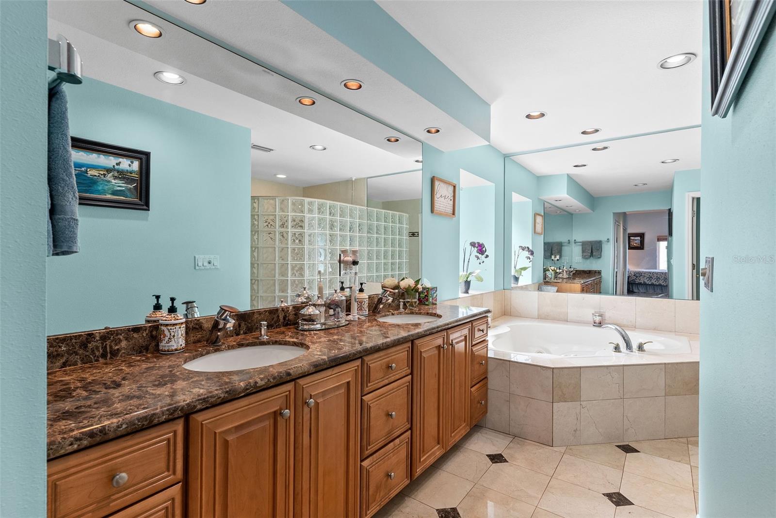 Image 21 of 63 For 4731 Coconut Palm Circle Ne