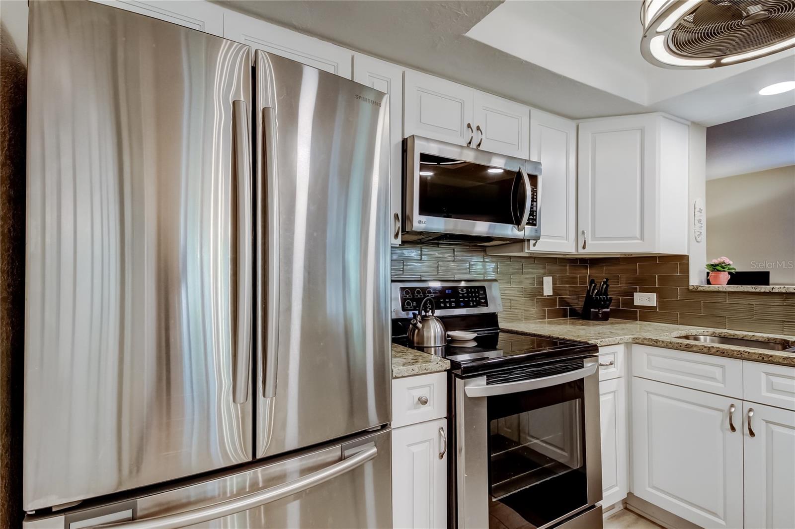 Image 15 of 49 For 1407 Lennox Road E 1407