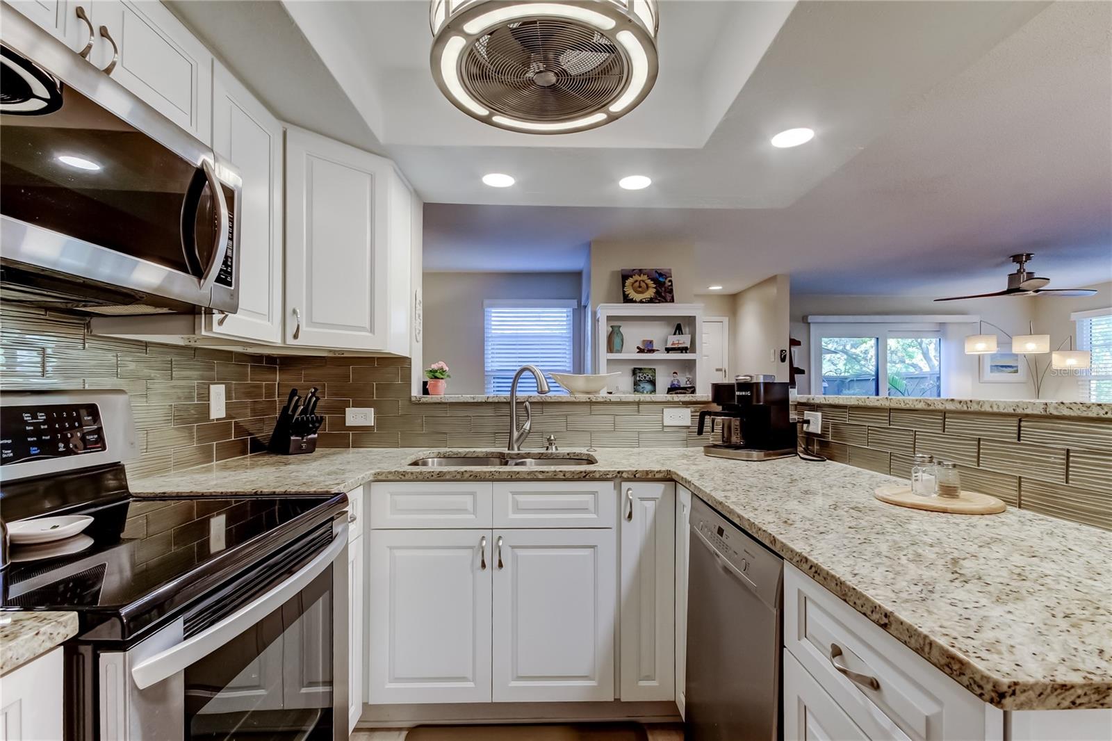 Image 17 of 49 For 1407 Lennox Road E 1407