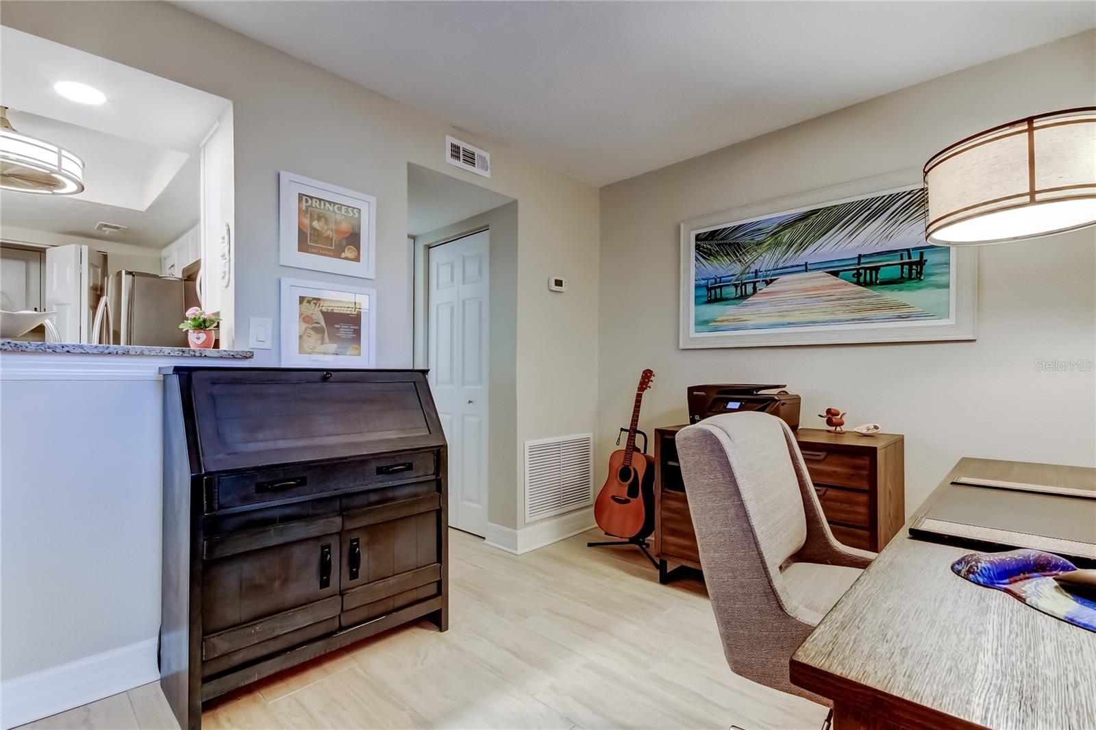 Image 22 of 49 For 1407 Lennox Road E 1407