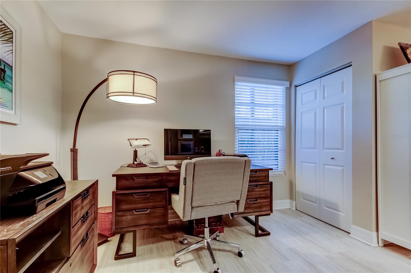 Image 23 of 49 For 1407 Lennox Road E 1407