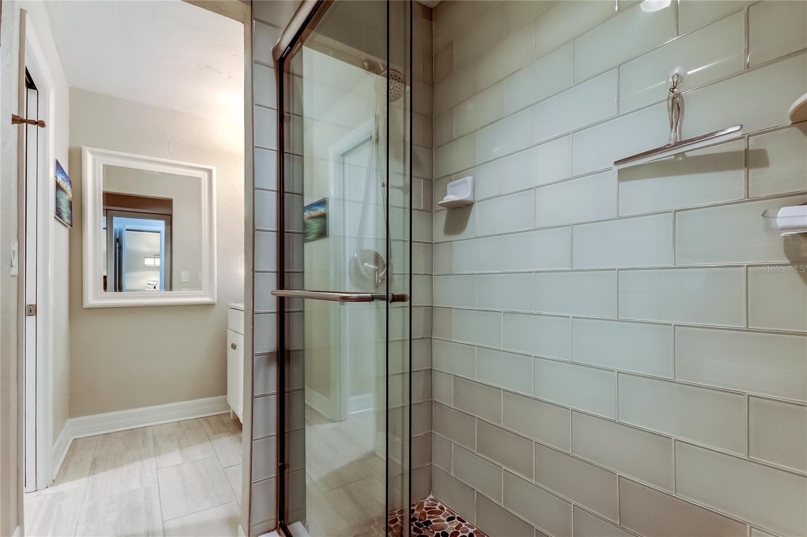 Image 31 of 49 For 1407 Lennox Road E 1407