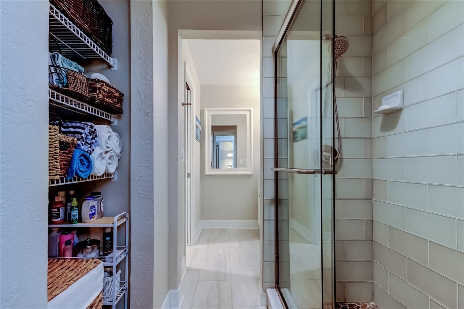 Image 32 of 49 For 1407 Lennox Road E 1407