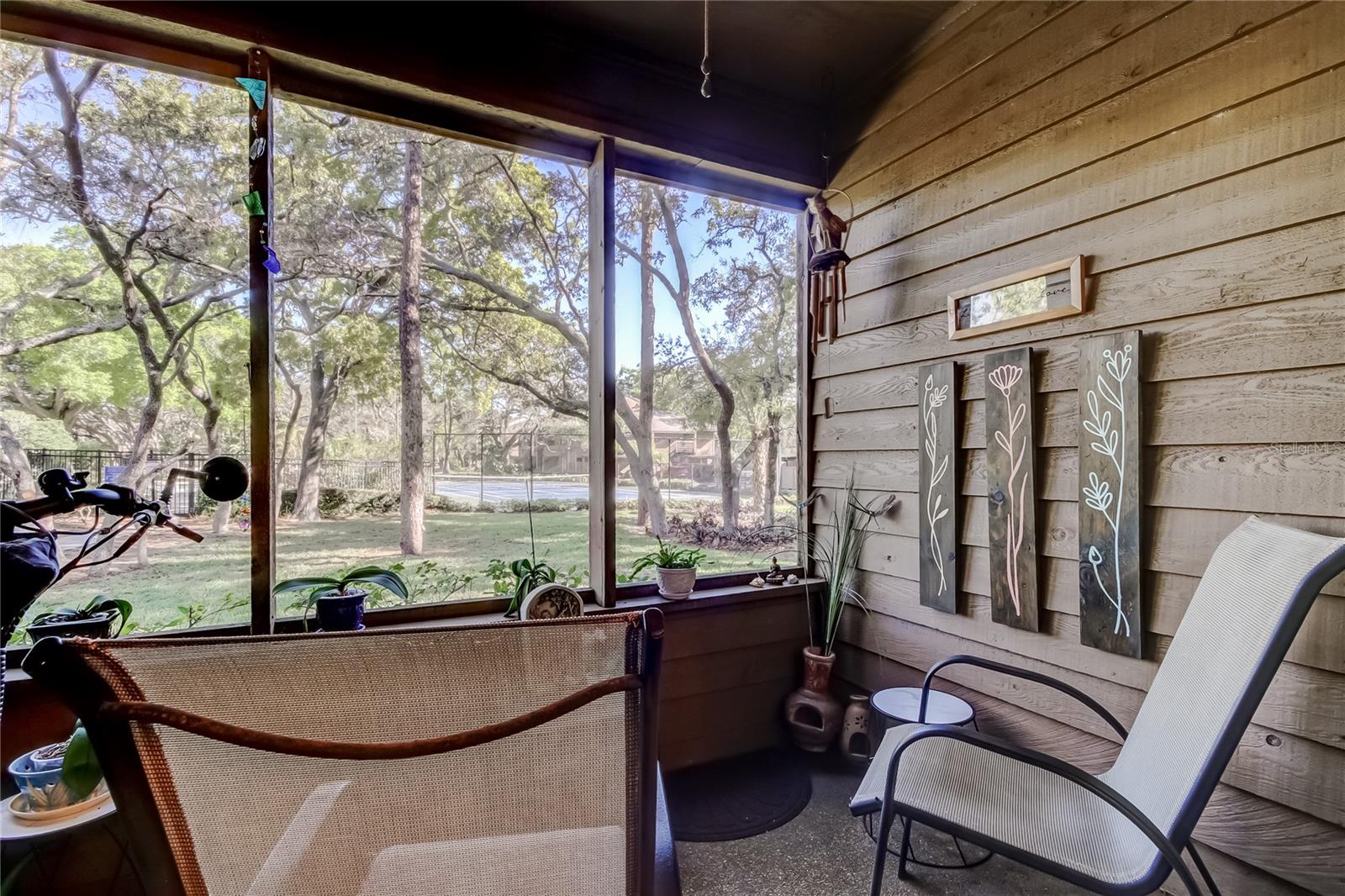 Image 36 of 49 For 1407 Lennox Road E 1407