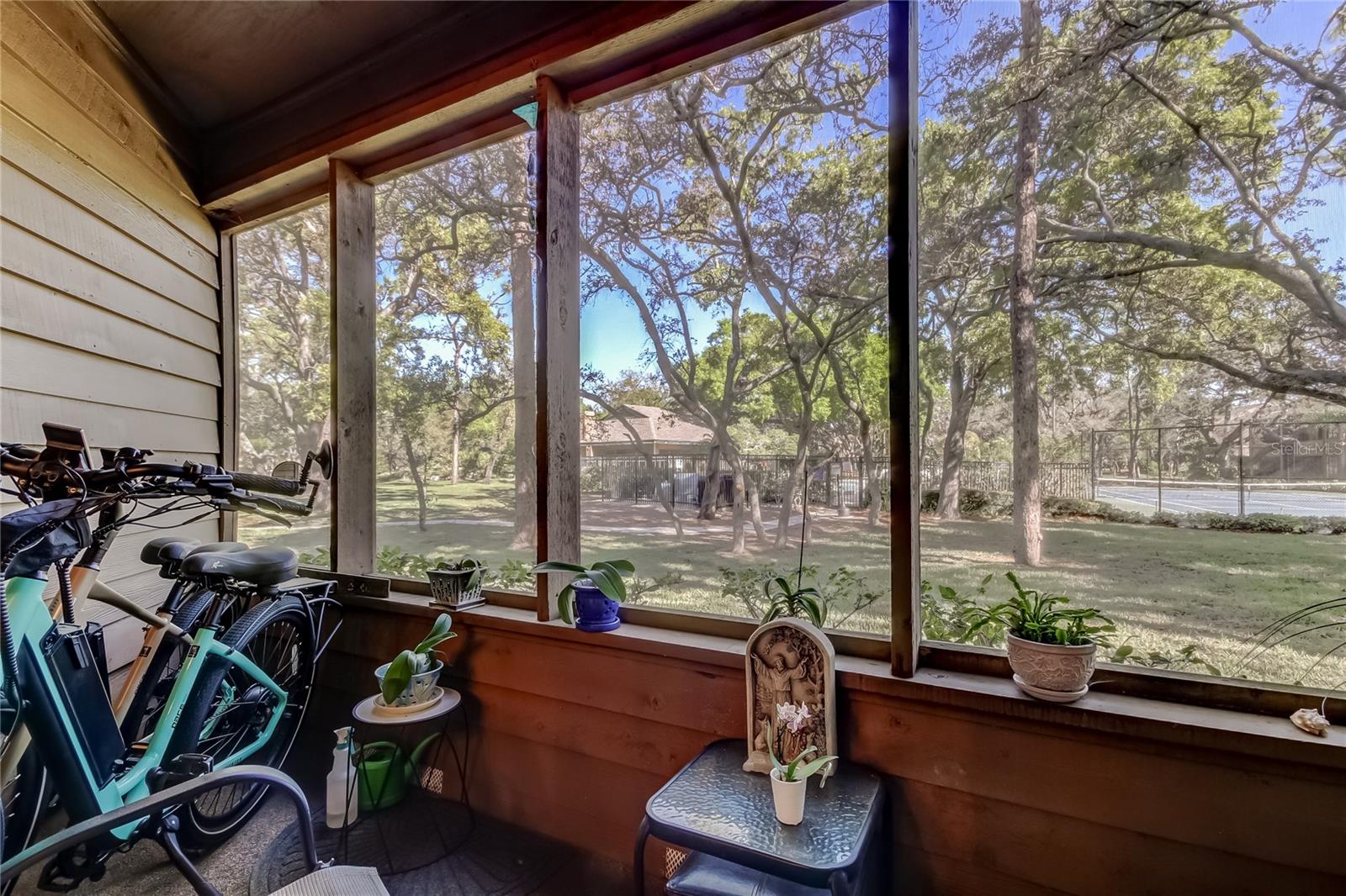 Image 37 of 49 For 1407 Lennox Road E 1407