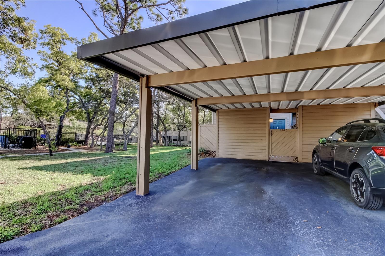 Image 38 of 49 For 1407 Lennox Road E 1407