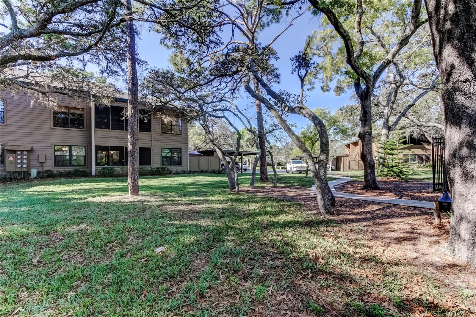 Image 44 of 49 For 1407 Lennox Road E 1407