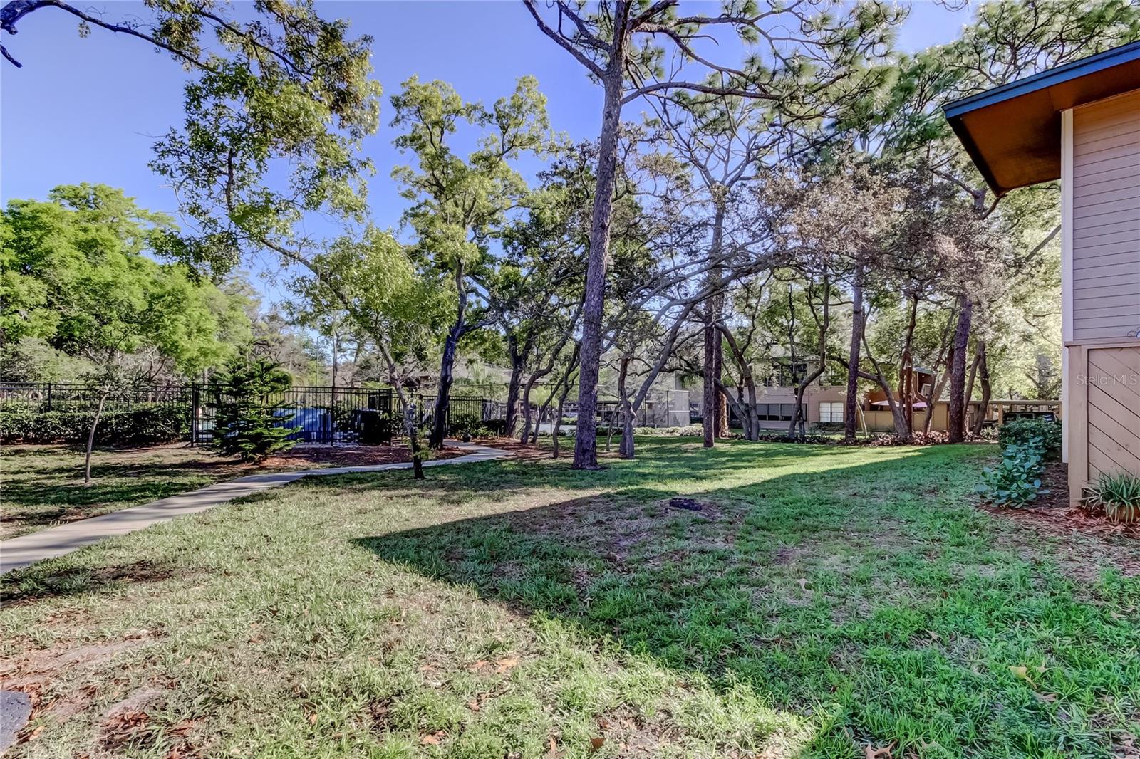 Image 46 of 49 For 1407 Lennox Road E 1407