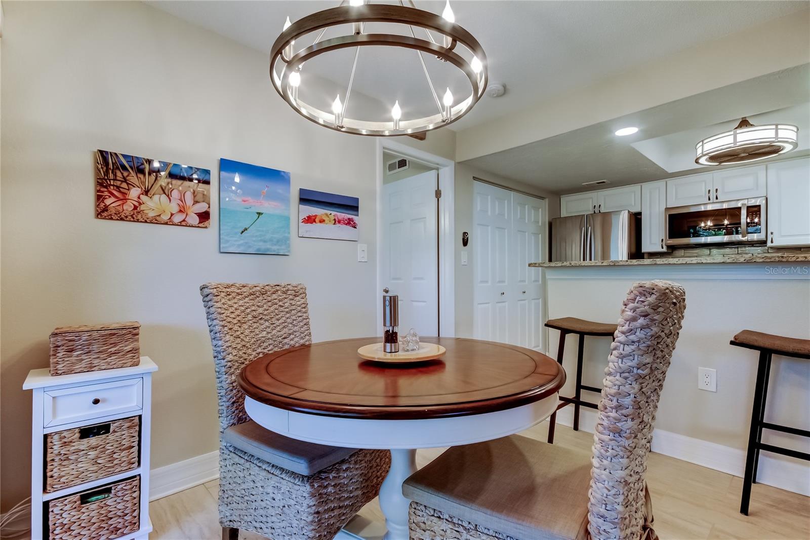 Image 8 of 49 For 1407 Lennox Road E 1407