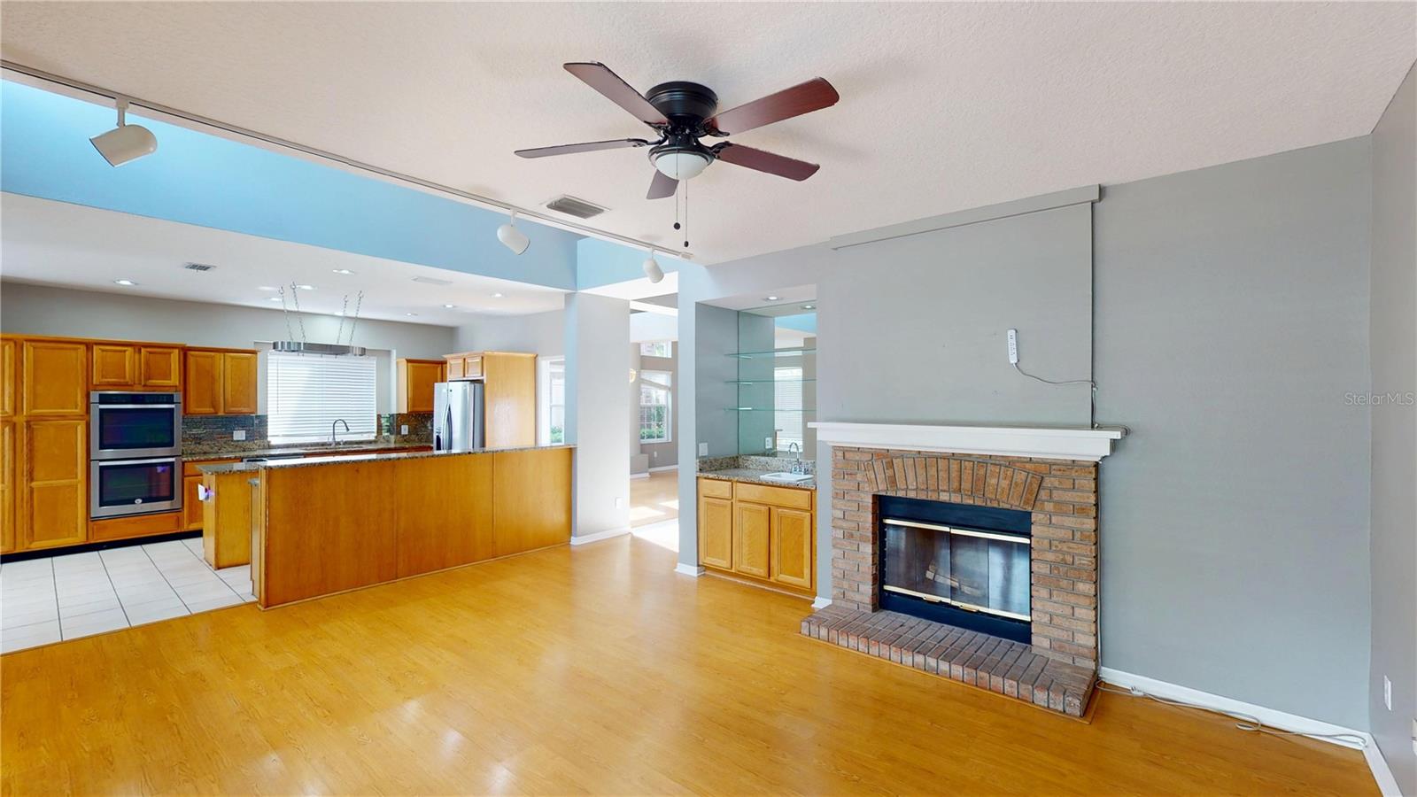 Image 11 of 36 For 17833 Green Willow Drive