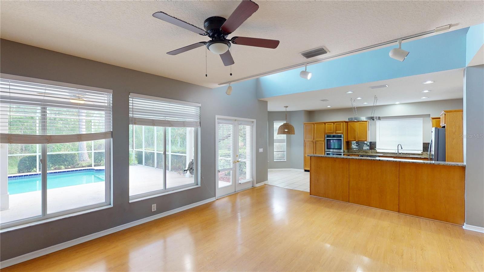 Image 12 of 36 For 17833 Green Willow Drive