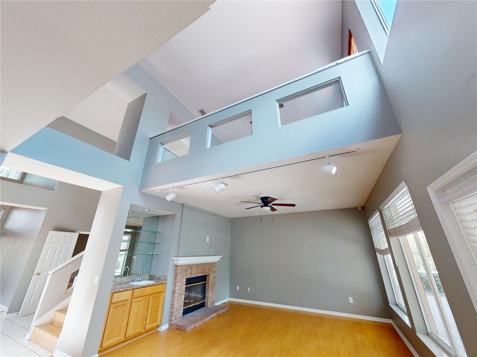 Image 13 of 36 For 17833 Green Willow Drive