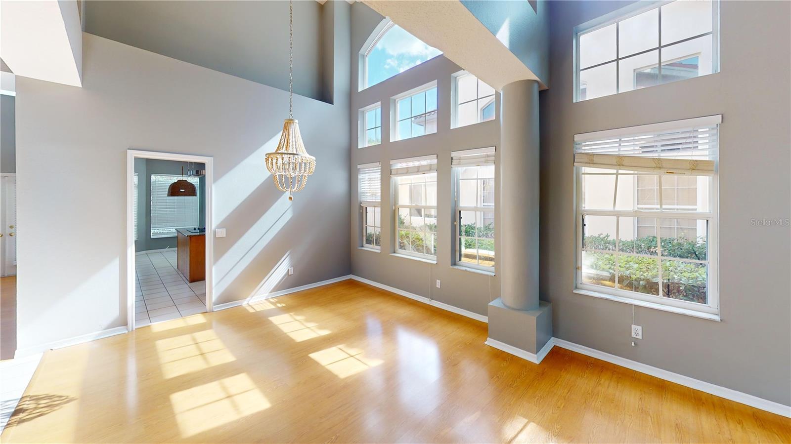 Image 4 of 36 For 17833 Green Willow Drive