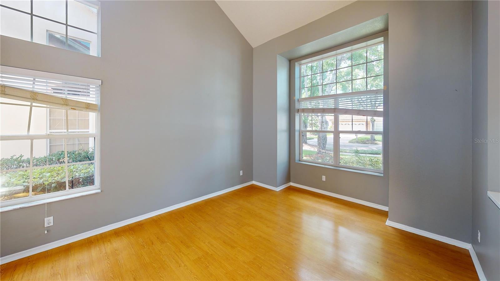 Image 5 of 36 For 17833 Green Willow Drive