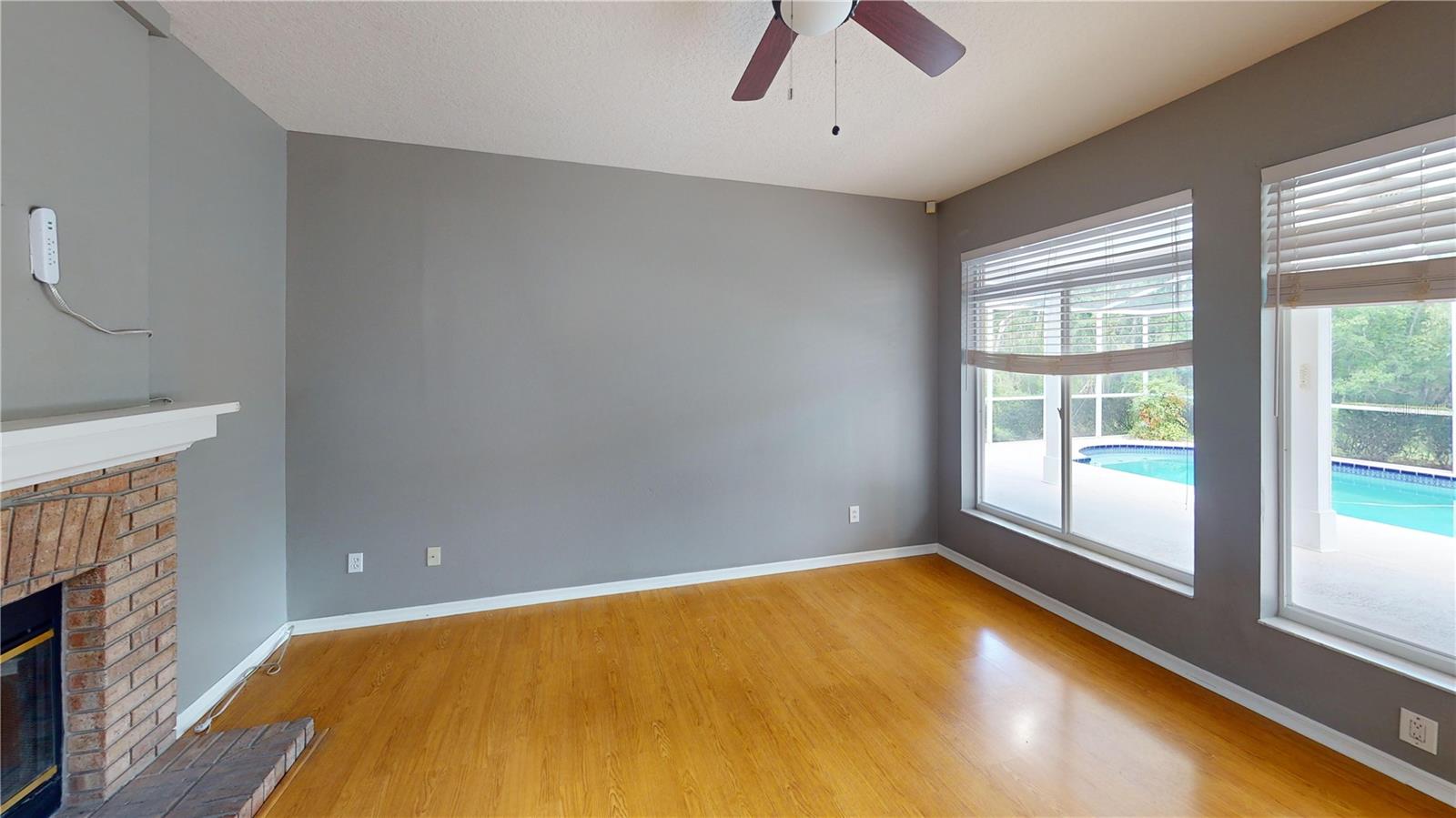 Image 7 of 36 For 17833 Green Willow Drive